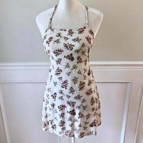 Brandy Melville Dresses & Skirts - BRANDY MELVILLE NWT Open Back Floral Dress Italy